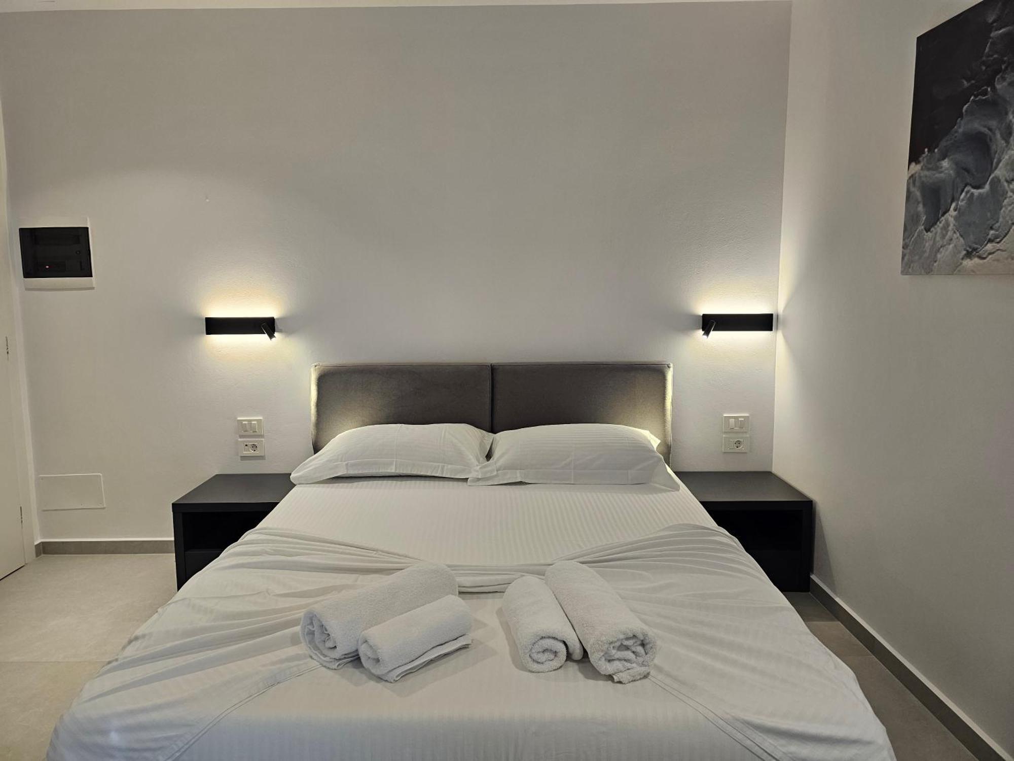 Adele Hotel Ksamil Eksteriør billede
