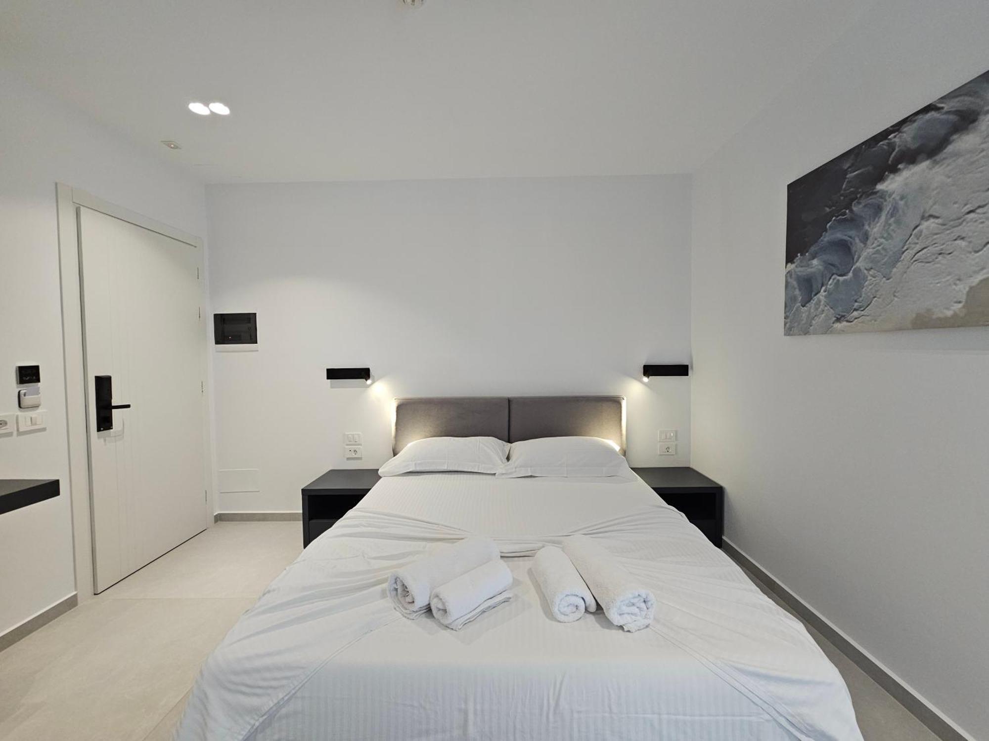 Adele Hotel Ksamil Eksteriør billede
