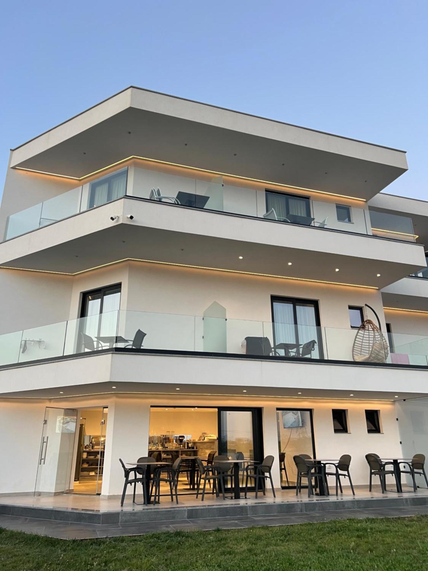 Adele Hotel Ksamil Eksteriør billede
