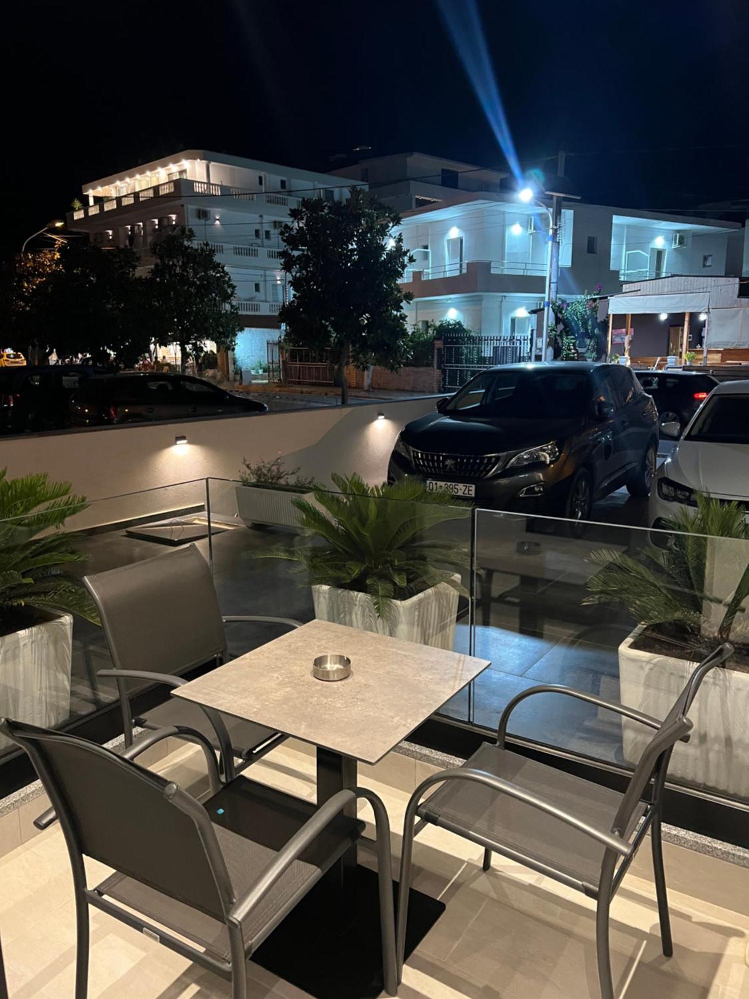 Adele Hotel Ksamil Eksteriør billede